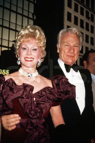 Older Eva and Oliver